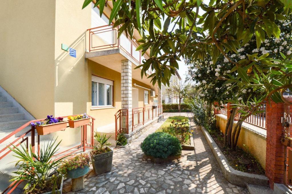 Leni Apartmán Pula