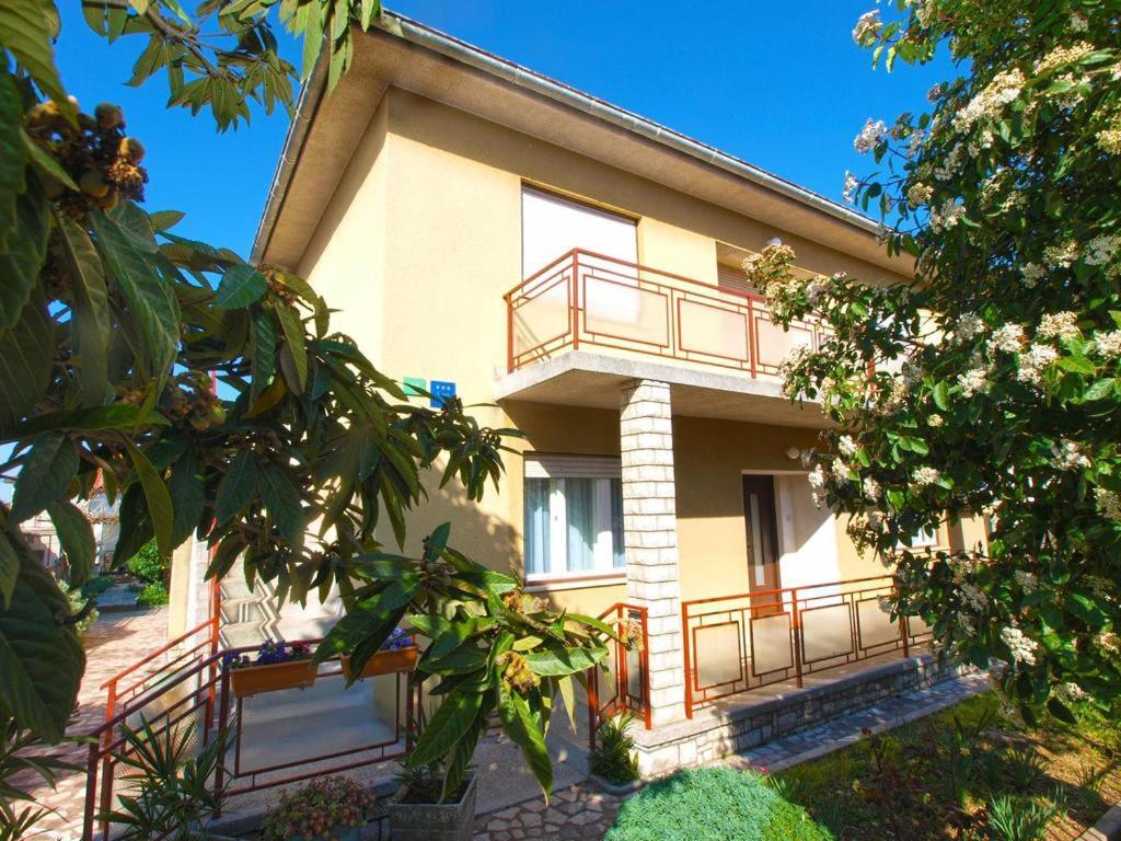 Leni Apartmán
